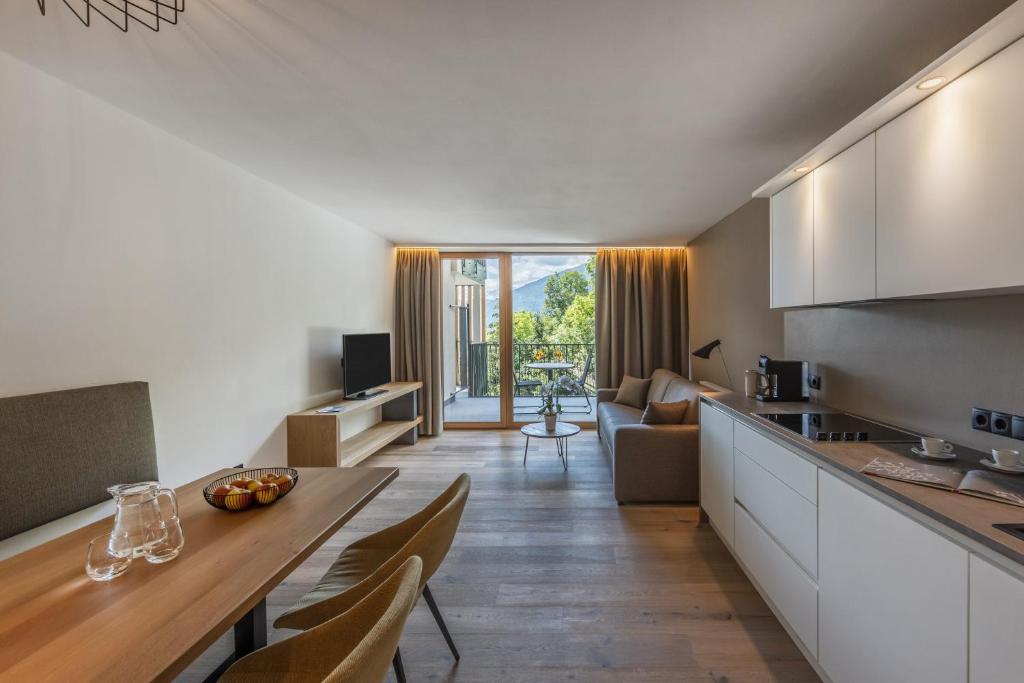 Maraias - Luxury Suites & Apartments - Deluxe Apartment With Terrace And Mountain View