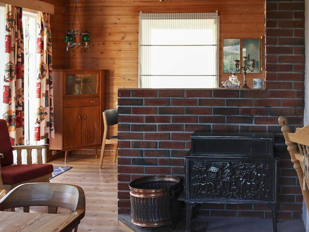 Posezení v ubytování Five-Bedroom Holiday home in Kvenvær