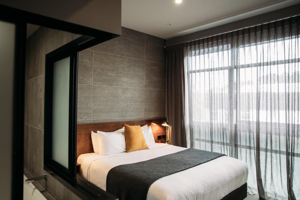 King and Queen Hotel Suites - Resim 43