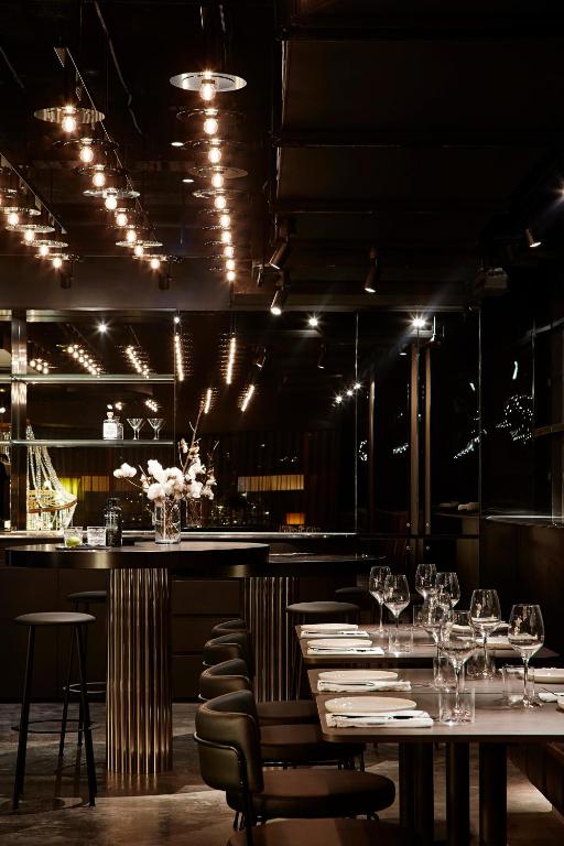 Lancemore Crossley St. Melbourneにあるレストランまたは飲食店