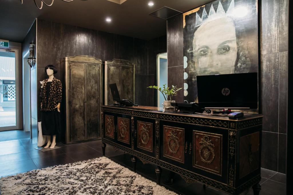 King and Queen Hotel Suites - Resim 22