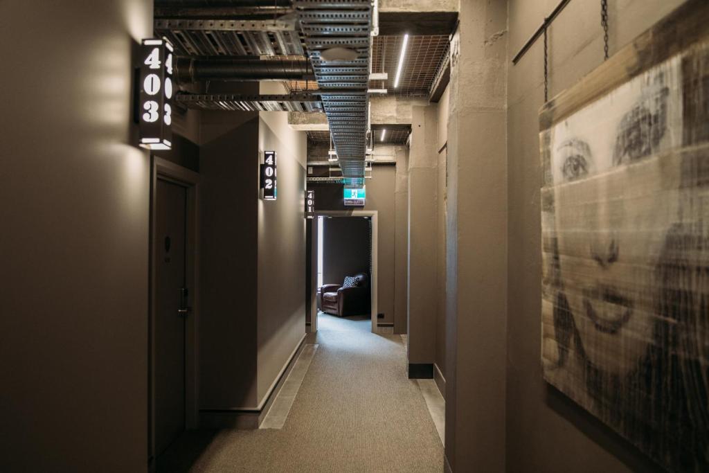 King and Queen Hotel Suites - Resim 27