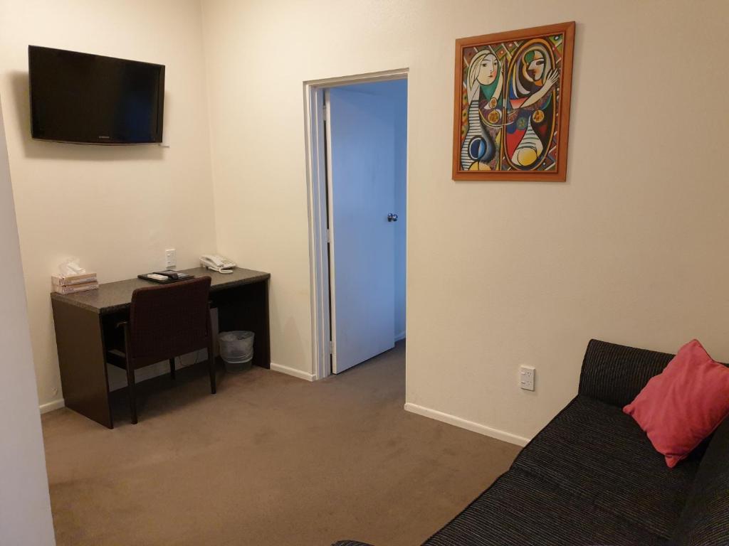 At Eden Park Motel - Resim 31