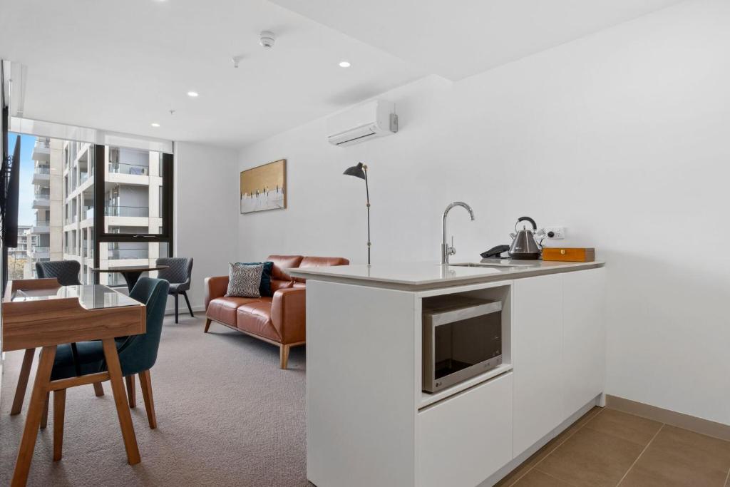 
One-Bedroom King Apartment with Balcony
