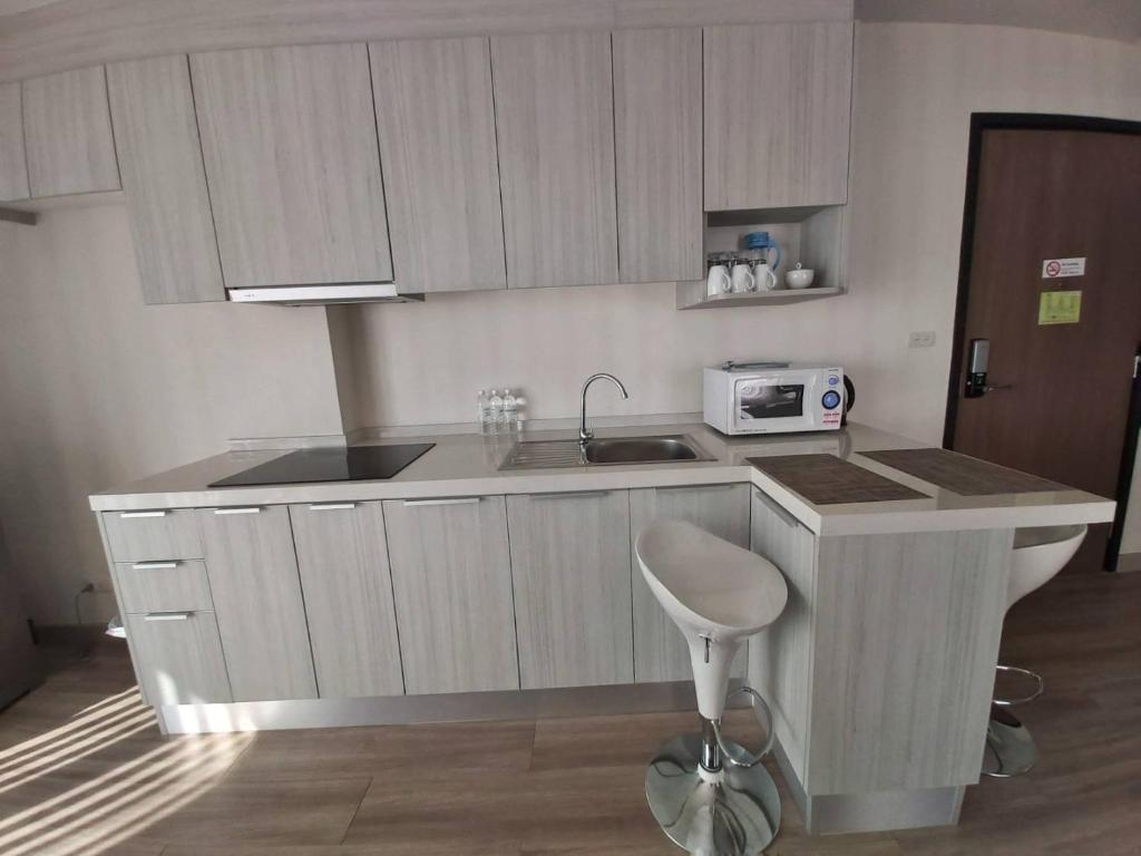 The One Prio Residence - Triple Room With Balcony