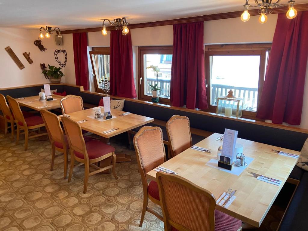 Restaurace v ubytování Pension Eder - Joker card included in summer