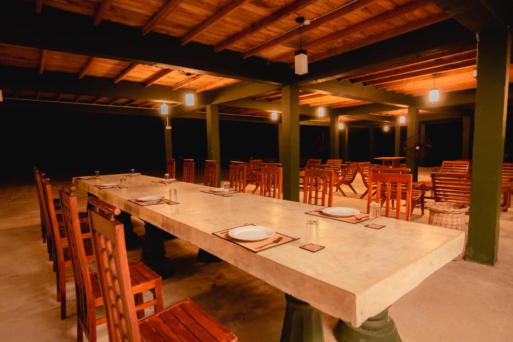 Restaurace v ubytování KAYJAY WILD WILPATTU