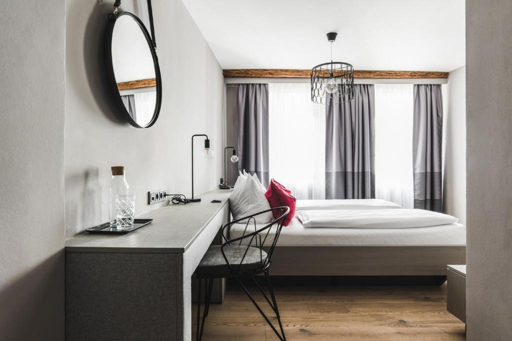 Altstadthotel Weisse Taube - Resim 3