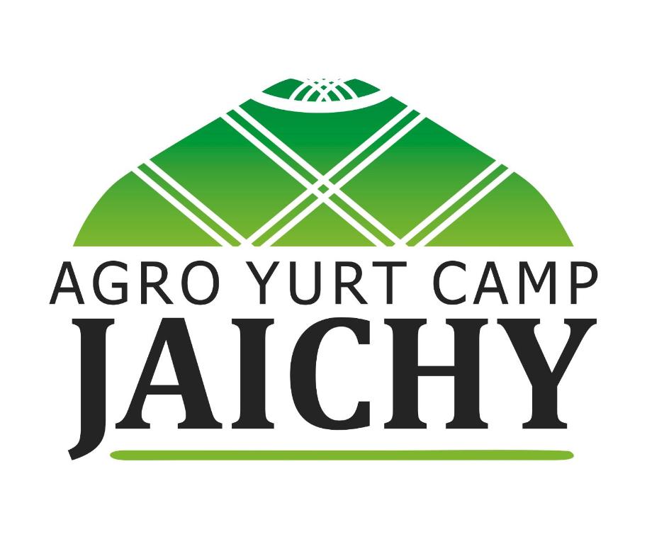 una gorra de béisbol con el logotipo de Agro ynt camp tiffin en Jaichy Yurt Camp en Këk-Say