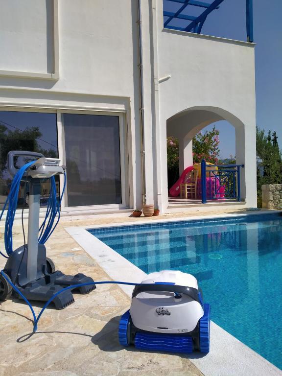 The swimming pool at or close to Villa Andrea