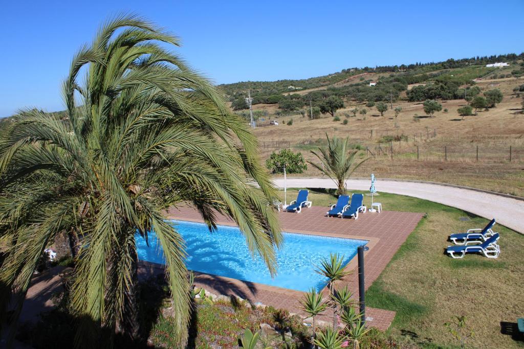 A piscina localizada em Villa Lucy ou nos arredores