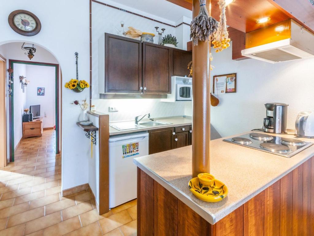 Kuchyňa alebo kuchynka v ubytovaní Holiday Home Castelló near Empuriabrava