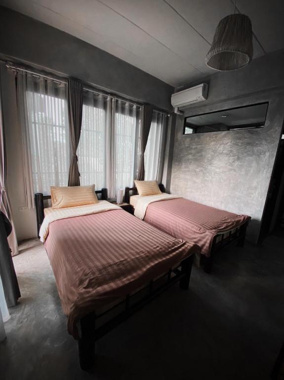Lamphu House Chiang Mai - SHA Extra Plus Certified - Superior Corner Twin Room With Pool View