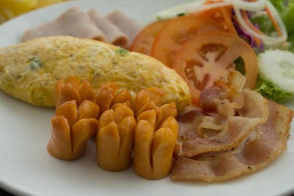 Hua Hin White Villa Hotel - SHA Certified - Resim 15