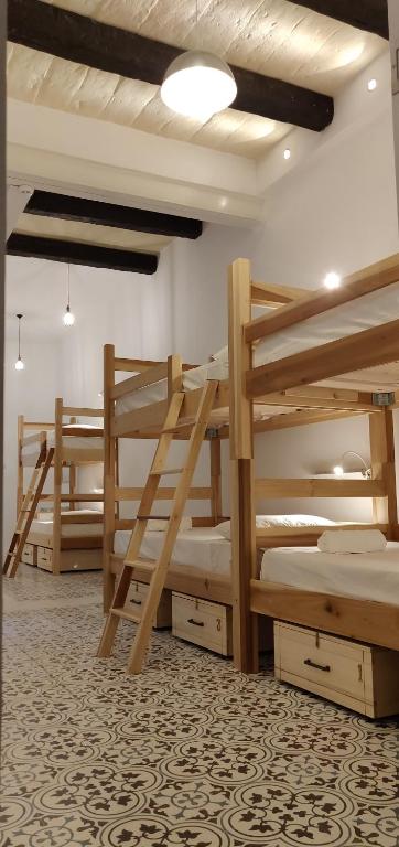 Palanda nebo palandy na pokoji v ubytování Walter's B&B