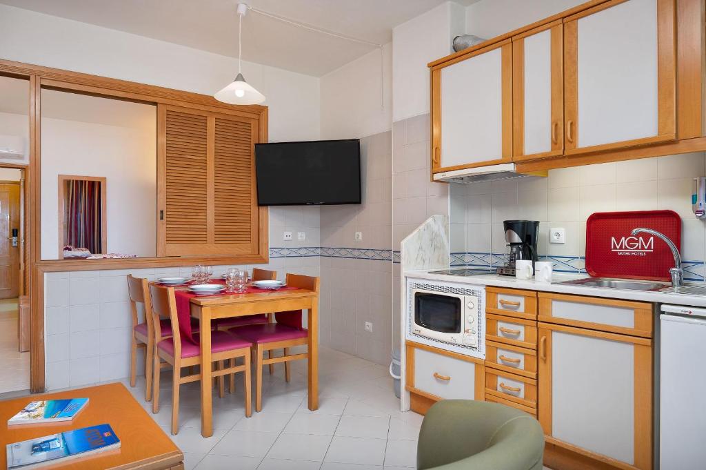 
One-Bedroom Junior Club (2 Adults)
