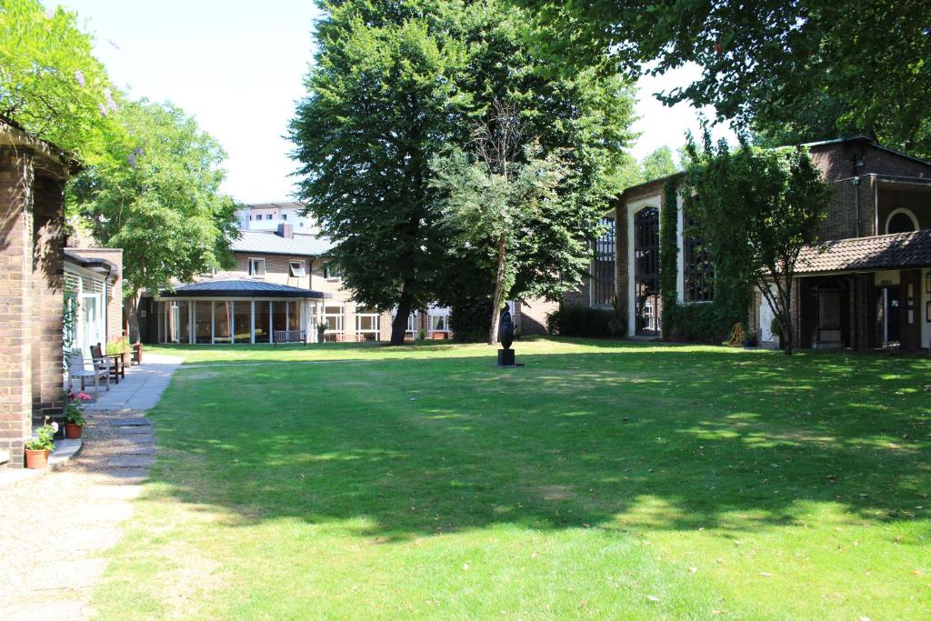 The Royal Foundation of St Katharine - Resim 16