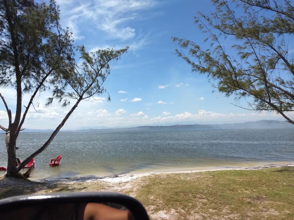 ENTRE A PRAIA E A LAGOA