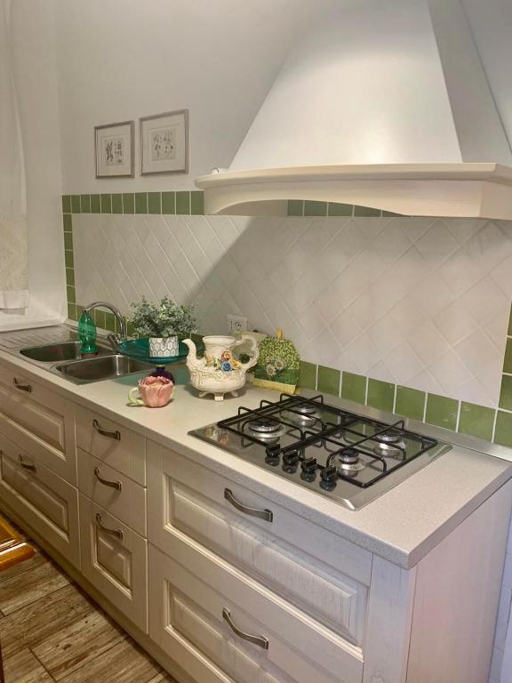 Kuchyňa alebo kuchynka v ubytovaní Casa Caterina in centro