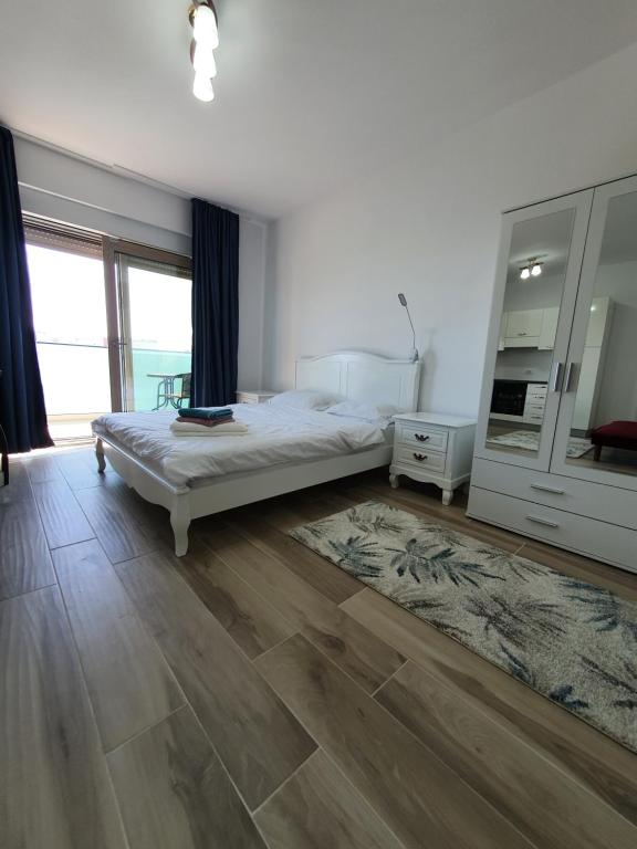 BLUE APARTMENT