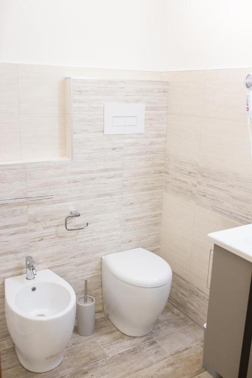 Koupelna v ubytování B&B La Quercia Budoni, Tanaunella