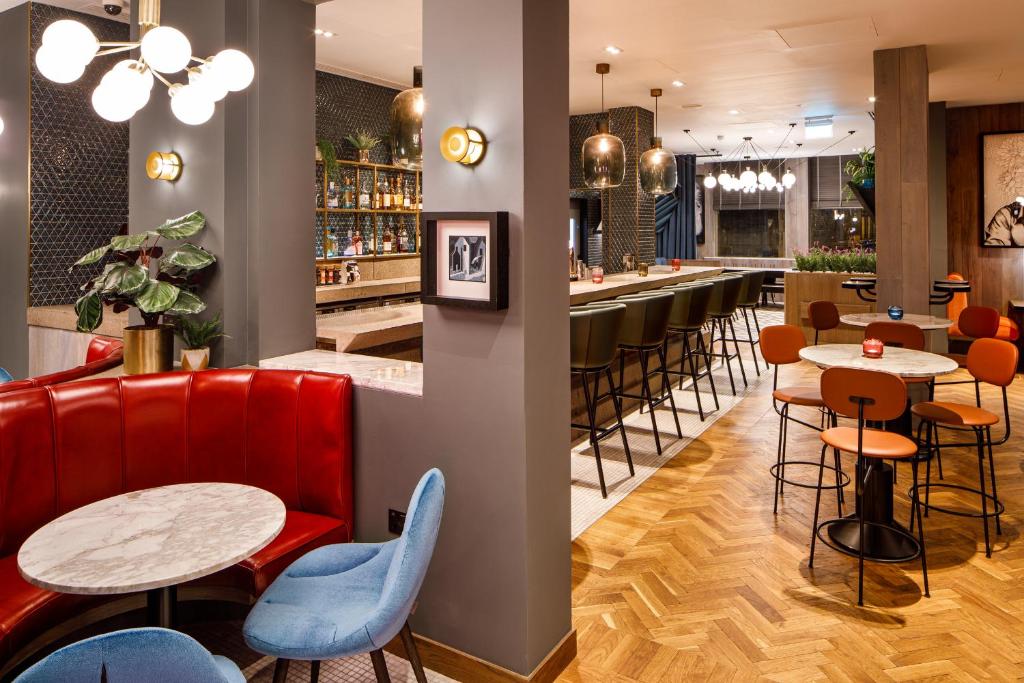 Saló o bar de ibis Styles Edinburgh St Andrew Square