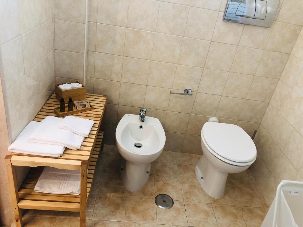 A bathroom at Residenza la Casa di Pierino