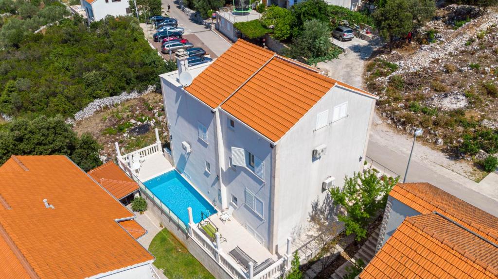 Bazén v ubytování Villa Castello Residence nebo v jeho okolí