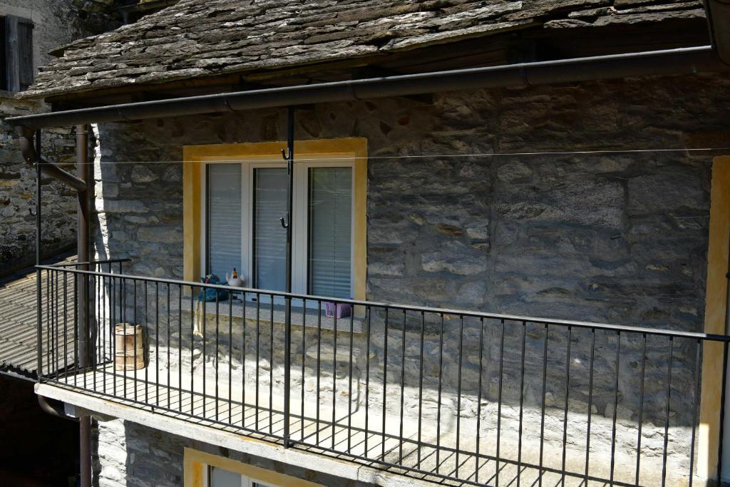 Svalir eða verönd á Rustico Luchessa Valle Verzasca