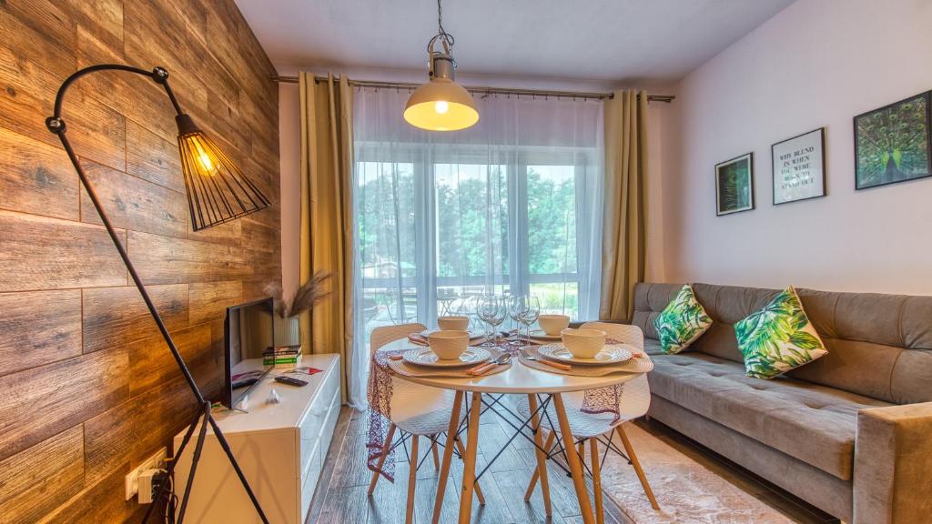 Posedenie v ubytovaní Apartament Centrum Holiday Mountain Residence - 5D Apartamenty
