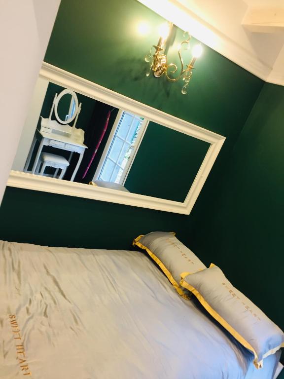 Posteľ alebo postele v izbe v ubytovaní Domek w Pieninach Apartament Pałacowy Liliana