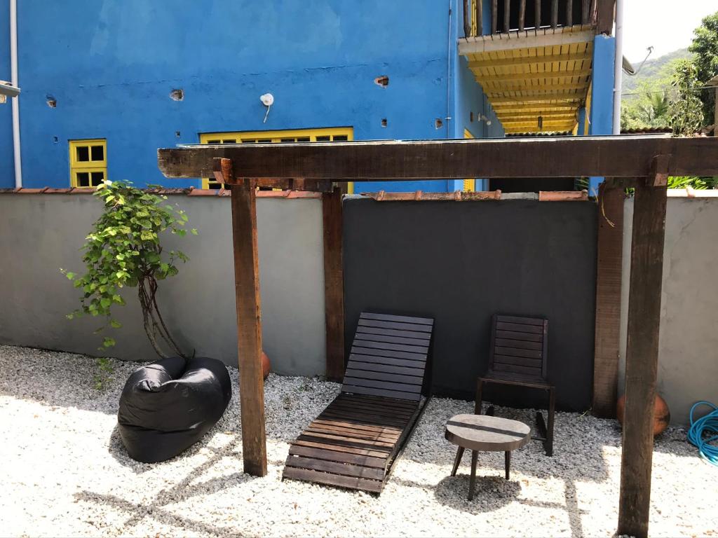  Casa com piscina itamambuca