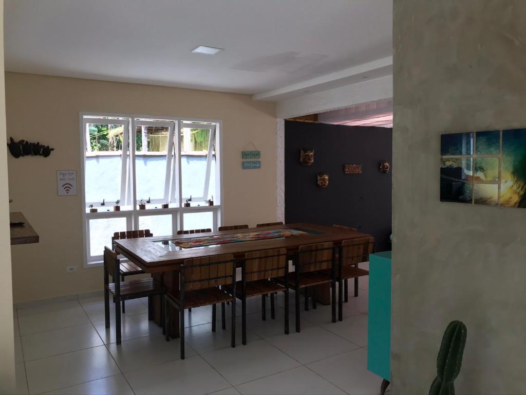  Casa com piscina itamambuca