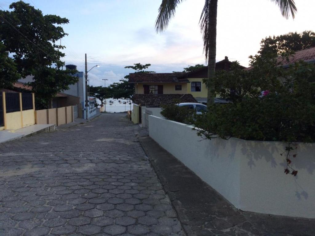  Casa a 5min da praia e a 10min do Beto Carrero