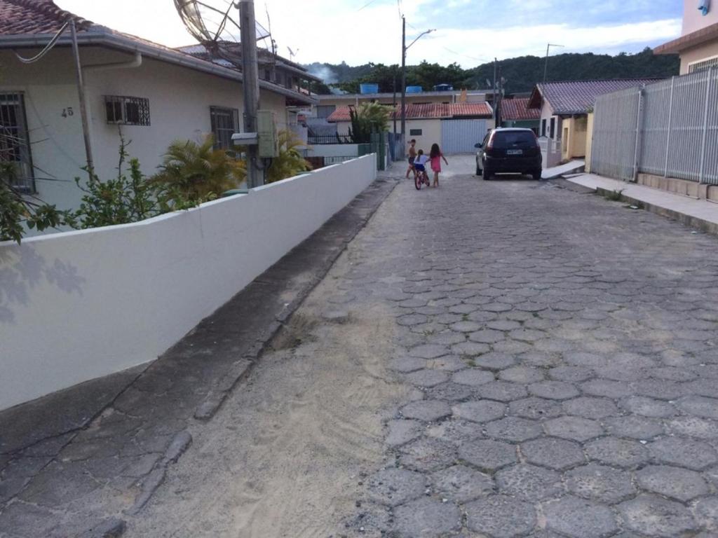  Casa a 5min da praia e a 10min do Beto Carrero
