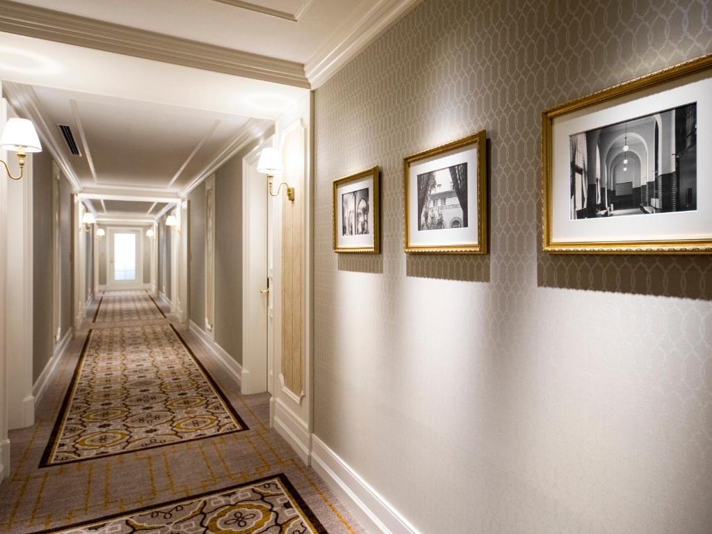 TV a/nebo společenská místnost v ubytování Takarazuka Hotel