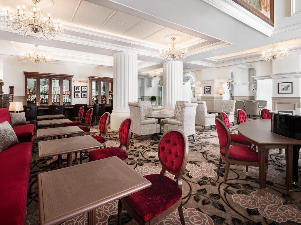 Posezení v ubytování Takarazuka Hotel