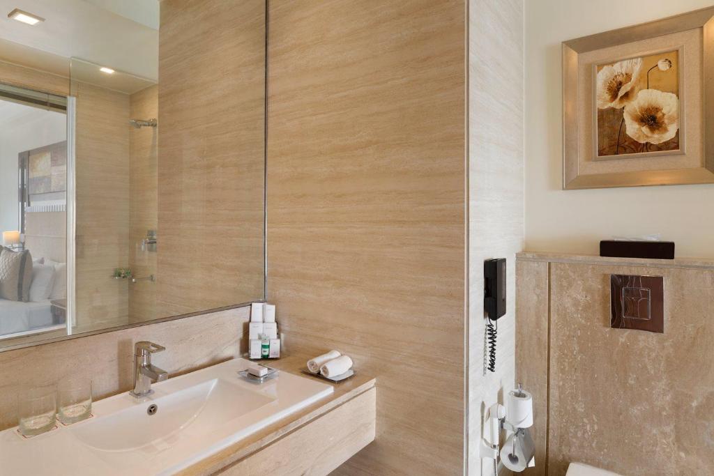 Koupelna v ubytování Ramada Gurgaon Central