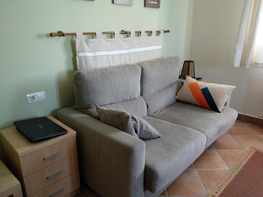 A seating area at Pension zelaigane