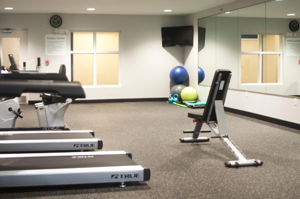 Holiday Inn Express Hickory - Hickory Mart by IHG photo