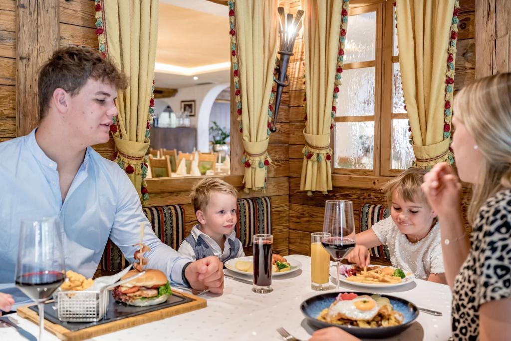 Hosté ubytování Hotel Grauer Bär