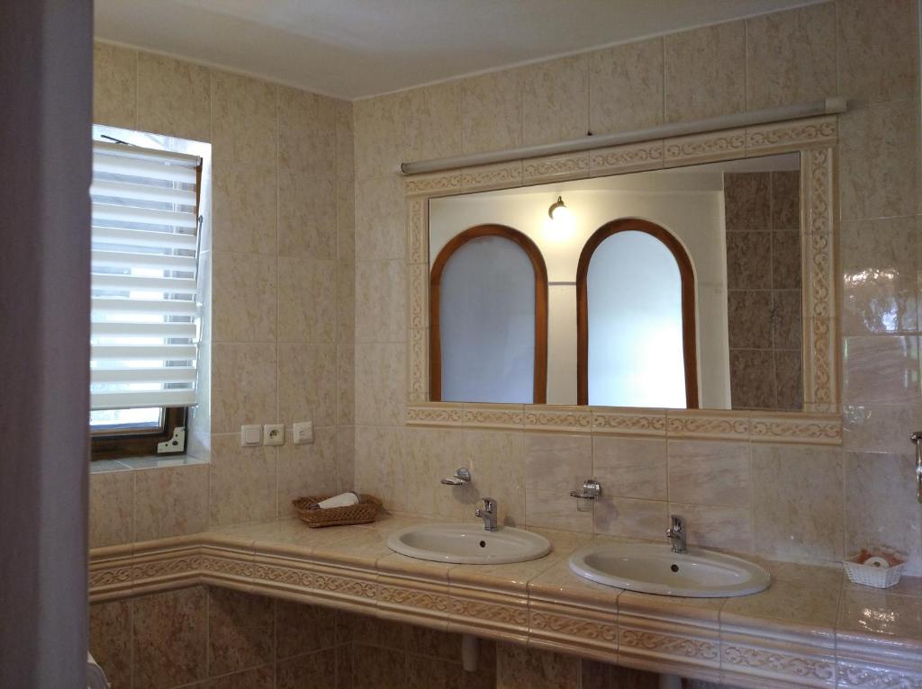 Łazienka w obiekcie Hotel v Nebi