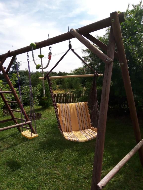 Vonkajšia záhrada v ubytovaní Dom Pod Sosnami