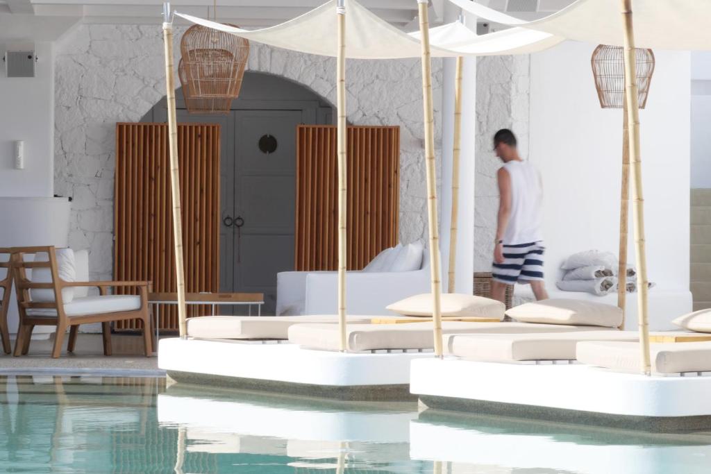 Bazén v ubytování Andronikos Hotel nebo v jeho okolí