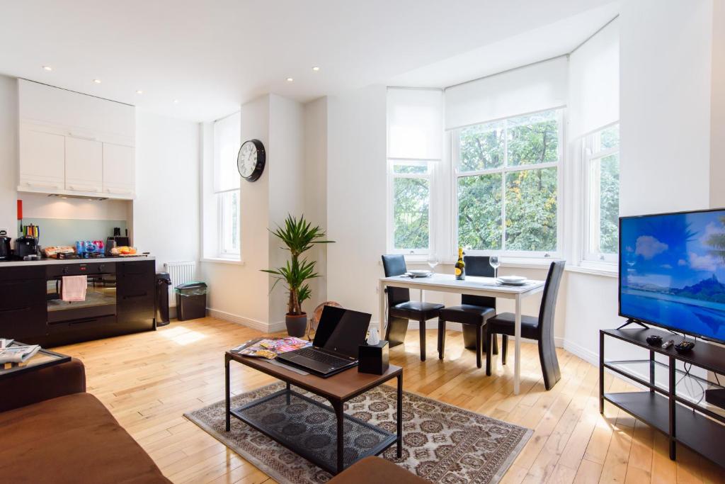Oakfield Premier Apartments - Fast Wifi - 5 mins City Centre - 