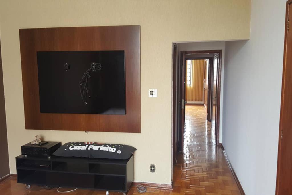  Apt espaçoso iluminado ventilado e bem localizado