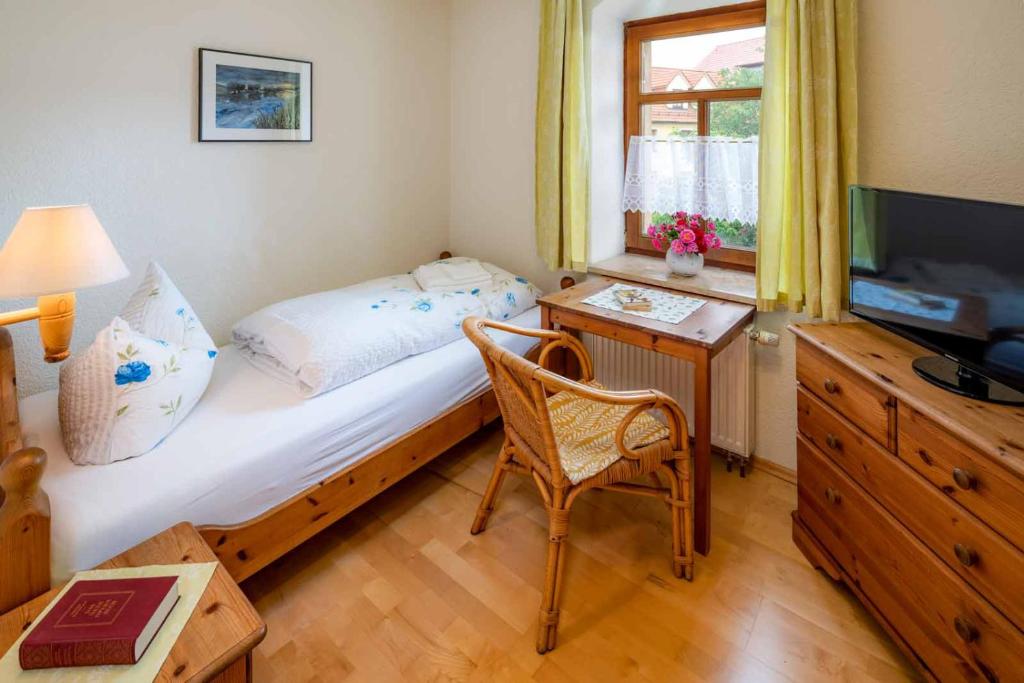 Landhotel Gut Wildberg mit Sauna - 3