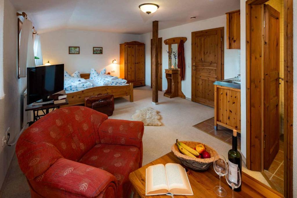 Landhotel Gut Wildberg mit Sauna - 12