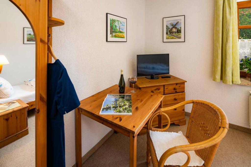 Landhotel Gut Wildberg mit Sauna - 4