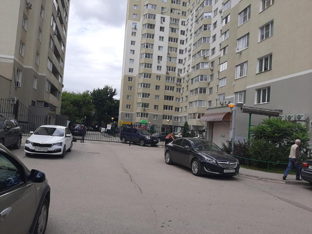 Центр 73 Семейные Апартаменты с балконом - Apartamento De Una Habitación
